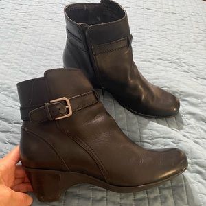 Leather zip ankle boots
